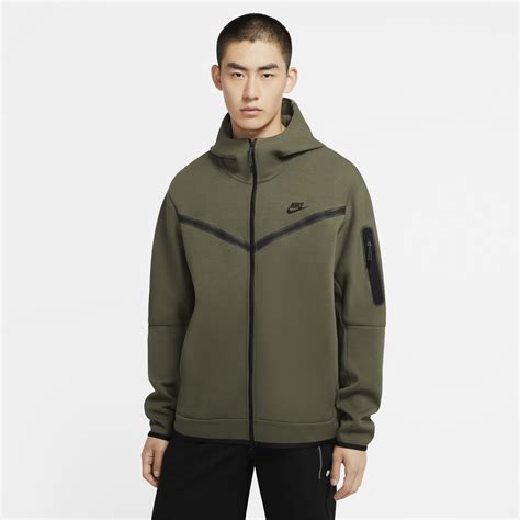 green tech fleece nike.